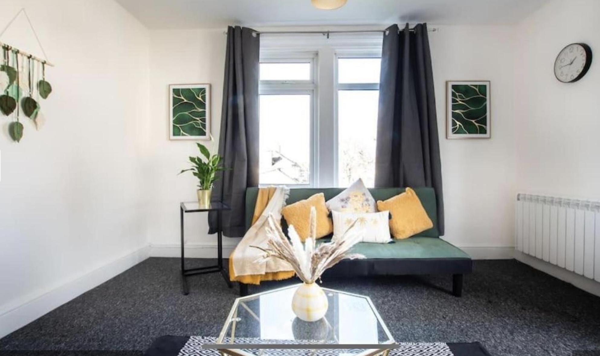 A Cosy 2 Bed Flat In Appartamento