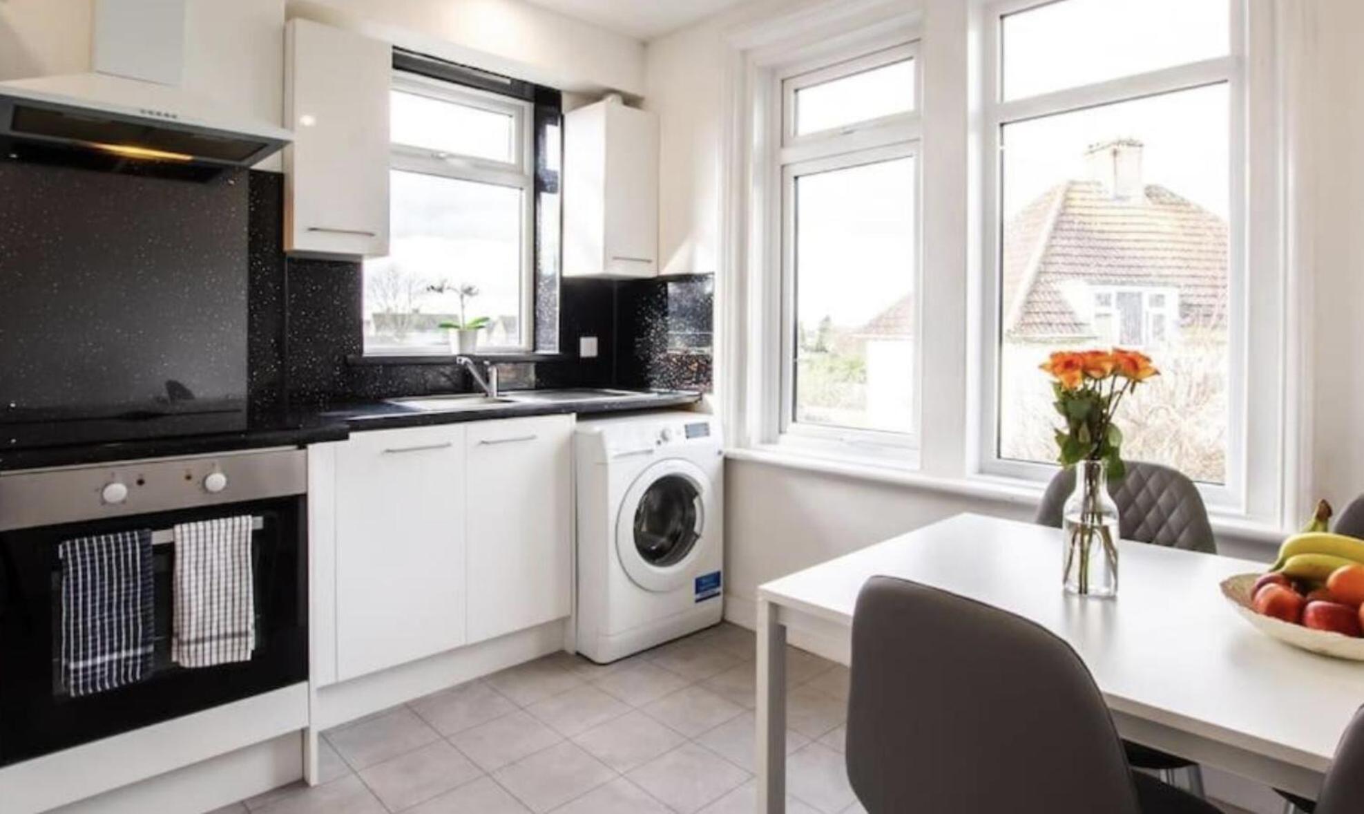 A Cosy 2 Bed Flat In Apartment Swindon